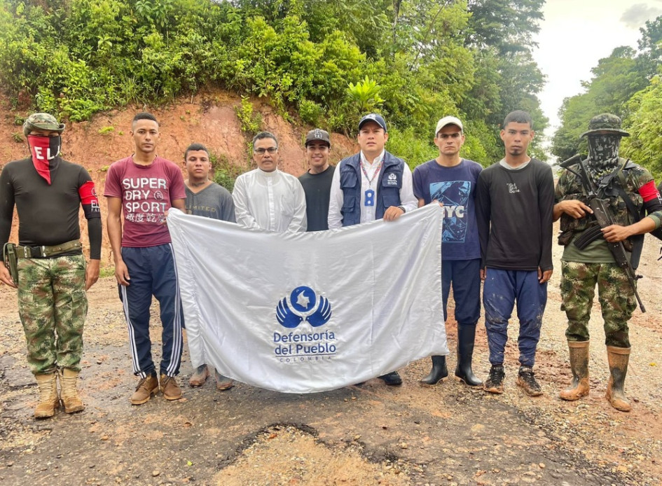 Los cinco liberados son pescadores de la región del Magdalena Medio. Los cinco liberados son pescadores de la región del Magdalena Medio.