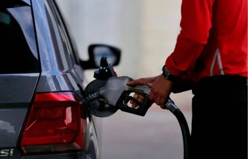 Desde mañana el precio de la gasolina aumenta $600 Desde mañana el precio de la gasolina aumenta $600