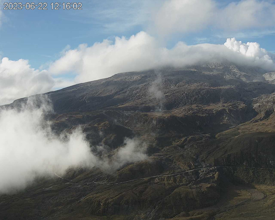 Vista del volcán Nevado del Ruiz este jueves desde el Cerro Gualí. Vista del volcán Nevado del Ruiz este jueves desde el Cerro Gualí.