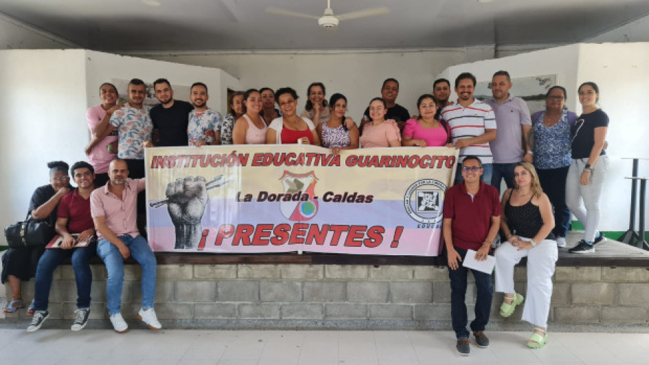 Maestros en Guarinocito, centro poblado de La Dorada, también protestaron ayer. Maestros en Guarinocito, centro poblado de La Dorada, también protestaron ayer.