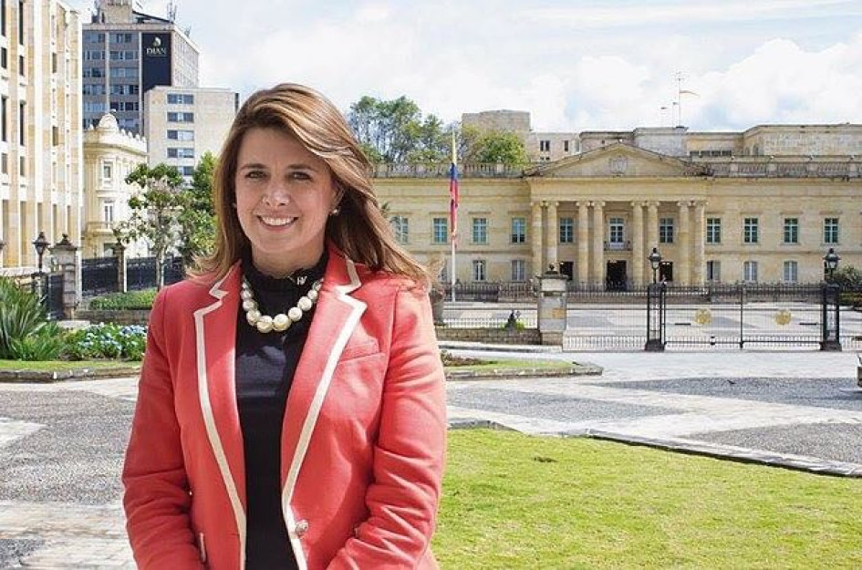 Juana Carolina Londoño fue representante a la Cámara por Caldas del Partido Conservador entre el 2010 y el 2014. En el 2022 volvió a ser elegida para este cargo en el Congreso de la República. Juana Carolina Londoño fue representante a la Cámara por Caldas del Partido Conservador entre el 2010 y el 2014. En el 2022 volvió a ser elegida para este cargo en el Congreso de la República.