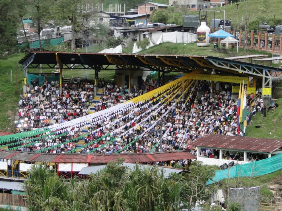 Lleno total. El coliseo de Ferias y Exposiciones Alfonso Hoyos Giraldo estuvo lleno hasta las banderas. El domingo por la noche se cumplió la Parada de Campeones, acto de clausura que llena de sentimiento y de sano orgullo a los pensilvanenses, expositores, montadores y visitantes. Lleno total. El coliseo de Ferias y Exposiciones Alfonso Hoyos Giraldo estuvo lleno hasta las banderas. El domingo por la noche se cumplió la Parada de Campeones, acto de clausura que llena de sentimiento y de sano orgullo a los pensilvanenses, expositores, montadores y visitantes.