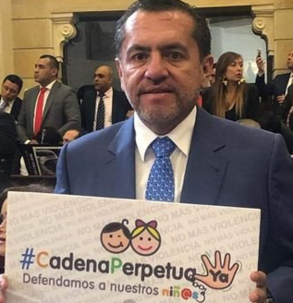 El pacoreño Mario Castaño se desempeñó como senador hasta el 7 de junio del 2022, día en el que fue capturado en el Capitolio Nacional, por lo cual no pudo posesionarse un mes después nuevamente en su curul en la cámara alta del Senado, para la cual había sido reelecto. El pacoreño Mario Castaño se desempeñó como senador hasta el 7 de junio del 2022, día en el que fue capturado en el Capitolio Nacional, por lo cual no pudo posesionarse un mes después nuevamente en su curul en la cámara alta del Senado, para la cual había sido reelecto.