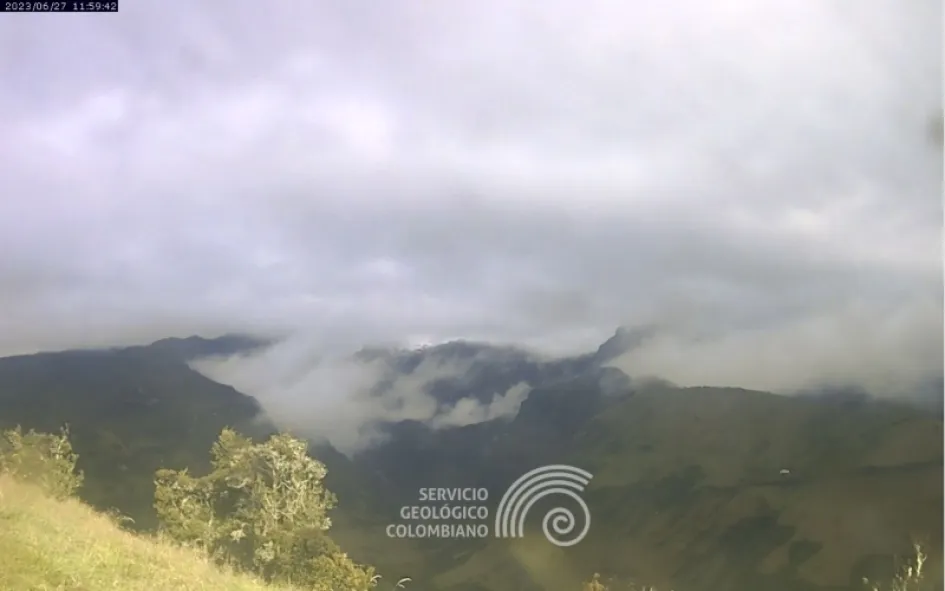 Vista del volcán Nevado del Ruiz este martes. Vista del volcán Nevado del Ruiz este martes.