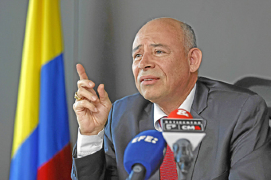 Foto | EFE | LA PATRIA La "acusación que se hace en contra del señor Mejía Gutiérrez es por los delitos de homicidio en persona protegida, desaparición forzada y tortura", anunció en una rueda de prensa el director de la Unidad de Investigación y Acusación (UIA) de la JEP, Giovanni Álvarez. Foto | EFE | LA PATRIA La "acusación que se hace en contra del señor Mejía Gutiérrez es por los delitos de homicidio en persona protegida, desaparición forzada y tortura", anunció en una rueda de prensa el director de la Unidad de Investigación y Acusación (UIA) de la JEP, Giovanni Álvarez.