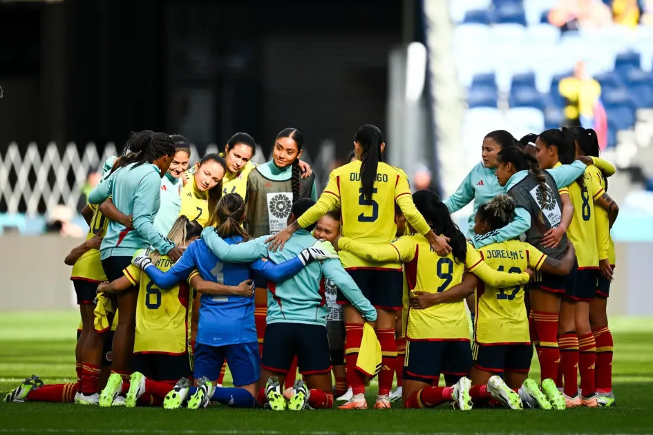 El equipo de Colombia reacciona después de ganar el partido de la Copa Mundial Femenina de la FIFA ante Corea del Sur en el Estadio de Fútbol de Sydney en Sydney, Australia. El equipo de Colombia reacciona después de ganar el partido de la Copa Mundial Femenina de la FIFA ante Corea del Sur en el Estadio de Fútbol de Sydney en Sydney, Australia.