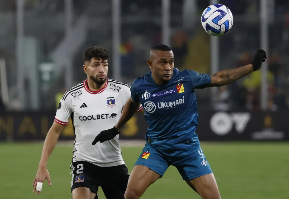 Deportivo Pereira clasificó a los octavos de final tras empatar 0-0 con Colo Colo en el estadio Monumental en Santiago (Chile), en la última fecha del Grupo F, en la que accedió como segundo tras Boca Juniors. En esta acción, Jeyson Rojas (i) disputa un balón con Ángelo Rodríguez. Deportivo Pereira clasificó a los octavos de final tras empatar 0-0 con Colo Colo en el estadio Monumental en Santiago (Chile), en la última fecha del Grupo F, en la que accedió como segundo tras Boca Juniors. En esta acción, Jeyson Rojas (i) disputa un balón con Ángelo Rodríguez.