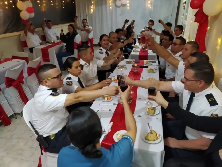 Integrantes del Cuerpo de Bomberos Voluntarios de Aguadas. Integrantes del Cuerpo de Bomberos Voluntarios de Aguadas.