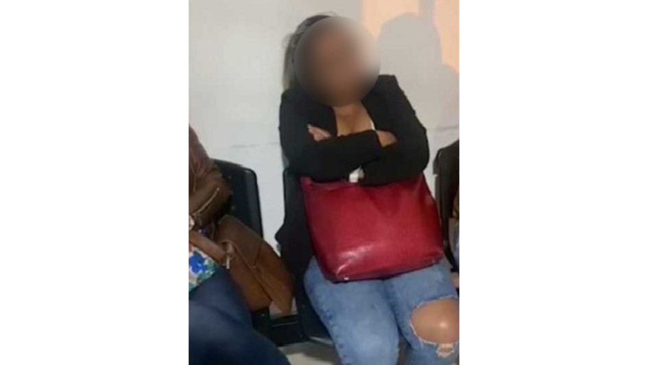 Esta profesional en derecho asegura que les cumplió a algunas personas que la señalan y niega ser una estafadora. Esta profesional en derecho asegura que les cumplió a algunas personas que la señalan y niega ser una estafadora.