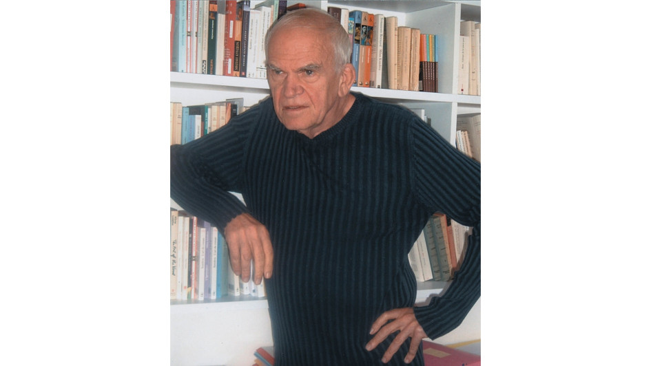 La obra más famosa de Kundera fue La insoportable levedad del ser. La obra más famosa de Kundera fue La insoportable levedad del ser.