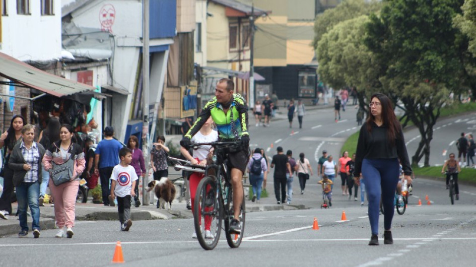 En la Santander comienza a las 8 a.m. En los barrios, a las 9 a.m. Ambas actividades terminan al mediodía. En la Santander comienza a las 8 a.m. En los barrios, a las 9 a.m. Ambas actividades terminan al mediodía.
