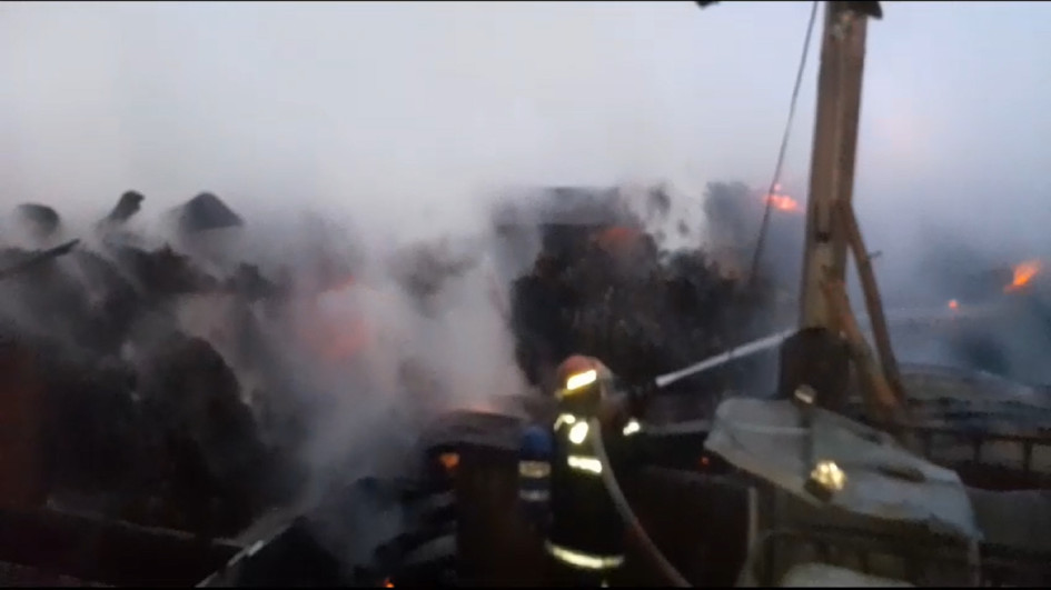 Captura de pantalla del momento en el que los bomberos de Viterbo apagaron el fuego. Captura de pantalla del momento en el que los bomberos de Viterbo apagaron el fuego.