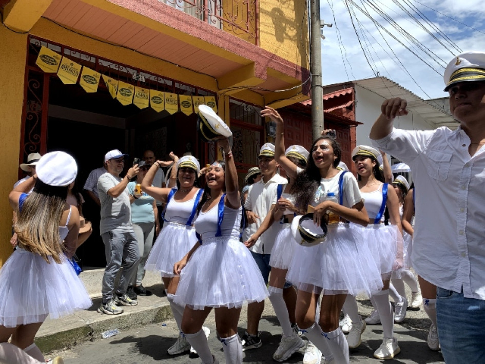 La promoción 2023 de la I.E San Pablo participó con su comparsa el sábado representando marineros. La promoción 2023 de la I.E San Pablo participó con su comparsa el sábado representando marineros.