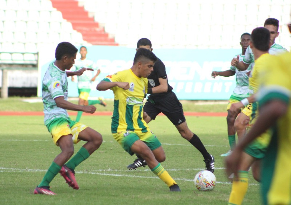 El seleccionado de Caldas, que el sábado le ganó a Santander, busca hoy el título ante Valle del Cauca. El seleccionado de Caldas, que el sábado le ganó a Santander, busca hoy el título ante Valle del Cauca.