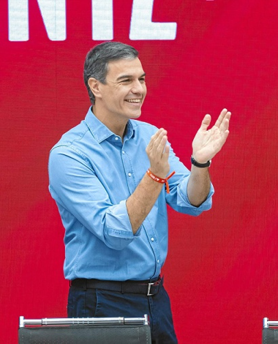 Pero Sánchez no prevé una repetición electoral y está convencido de que la democracia española encontrará la fórmula para poder formar un gobierno. Pero Sánchez no prevé una repetición electoral y está convencido de que la democracia española encontrará la fórmula para poder formar un gobierno.