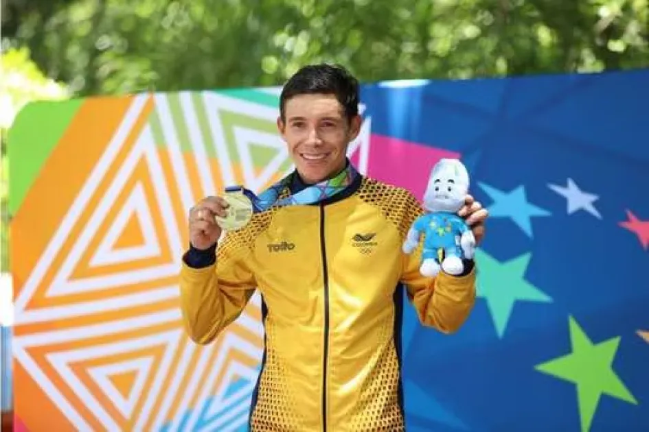 'Supermán' López domina y gana oro en la contrarreloj de los Centroamericanos y del Caribe 'Supermán' López domina y gana oro en la contrarreloj de los Centroamericanos y del Caribe