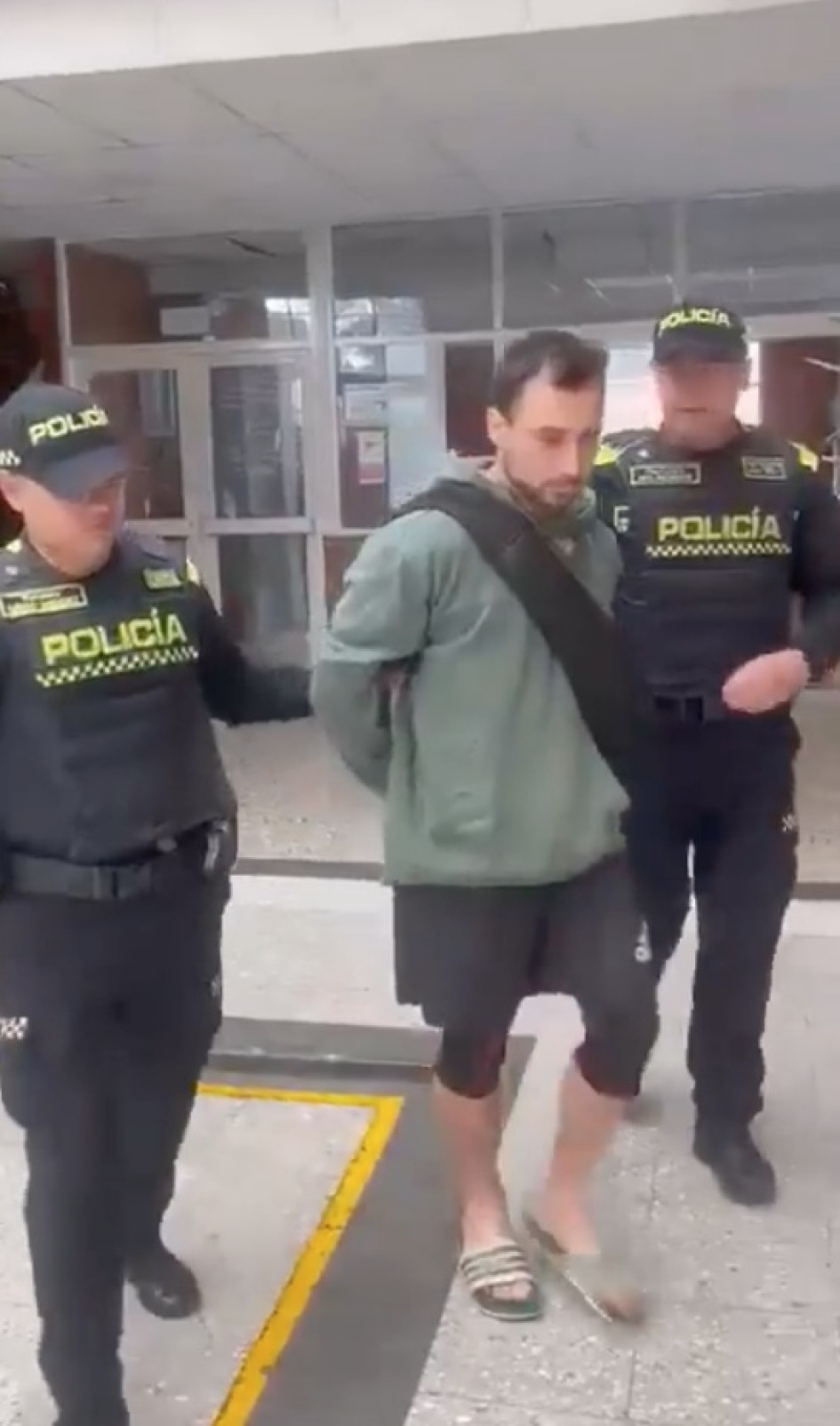 Vince Tony Sozio tiene prohibido ingresar a Colombia durante una década. Vince Tony Sozio tiene prohibido ingresar a Colombia durante una década.