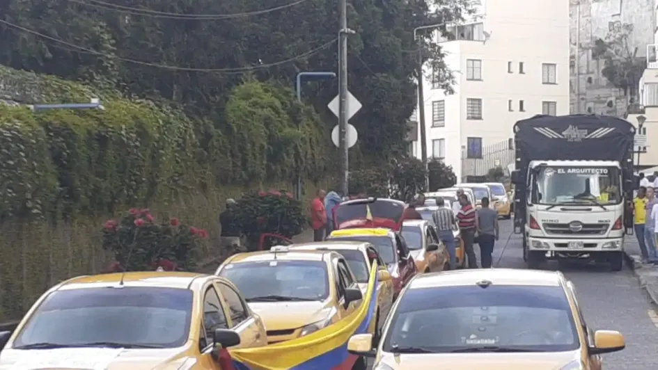 Taxistas en Manizales se movilizan en contra del precio de los combustibles Taxistas en Manizales se movilizan en contra del precio de los combustibles