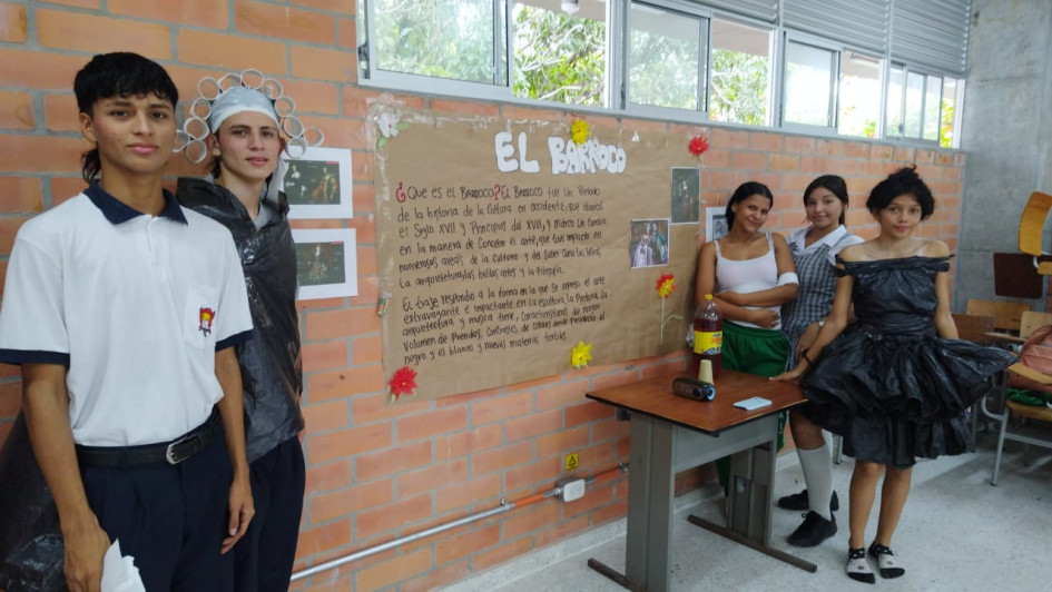 El proyecto del museo lo emprendieron los estudiantes de grado décimo para la clase de Español. El proyecto del museo lo emprendieron los estudiantes de grado décimo para la clase de Español.