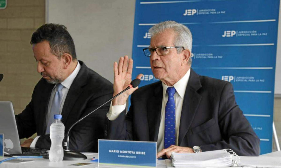 Foto | JEP | LA PATRIA Al general Montoya la JEP le pidió que reconozca su responsabilidad a "título de autor" de haber mentido sobre los números de supuestas bajas de las extintas Farc y su encubrimiento de estos crímenes de guerra, así como por la presión que ejerció sobre sus inferiores. Foto | JEP | LA PATRIA Al general Montoya la JEP le pidió que reconozca su responsabilidad a "título de autor" de haber mentido sobre los números de supuestas bajas de las extintas Farc y su encubrimiento de estos crímenes de guerra, así como por la presión que ejerció sobre sus inferiores.