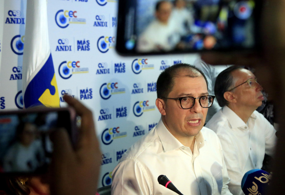 El fiscal General de la Nación, Francisco Barbosa (adelante), anunció también este jueves en el Congreso Empresarial Colombiano en Cartagena que imputará cargos a 55 personas por corrupción en el caso Odebrecht. Detrás de él, Gabriel Jaimes, coordinador de la Unidad de Fiscales Delegados ante la Corte Suprema. El fiscal General de la Nación, Francisco Barbosa (adelante), anunció también este jueves en el Congreso Empresarial Colombiano en Cartagena que imputará cargos a 55 personas por corrupción en el caso Odebrecht. Detrás de él, Gabriel Jaimes, coordinador de la Unidad de Fiscales Delegados ante la Corte Suprema.