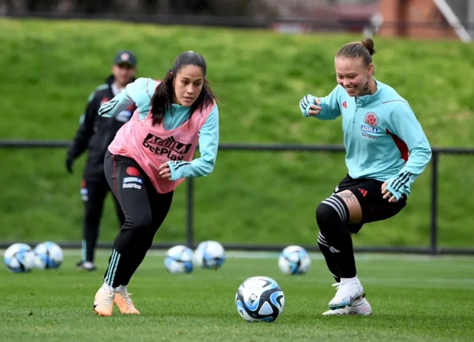 La risaraldense Ana María Guzmán (d) será titular con Colombia para enfrentar a Jamaica en los octavos de final del Mundial Femenino. La risaraldense Ana María Guzmán (d) será titular con Colombia para enfrentar a Jamaica en los octavos de final del Mundial Femenino.