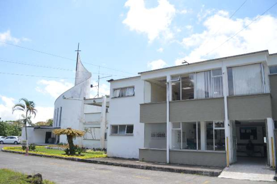 El Hospital San Isidro, de Manizales, instalará dos quirófanos con el propósito de aumentar sus ingresos mediante este servicio. El Hospital San Isidro, de Manizales, instalará dos quirófanos con el propósito de aumentar sus ingresos mediante este servicio.