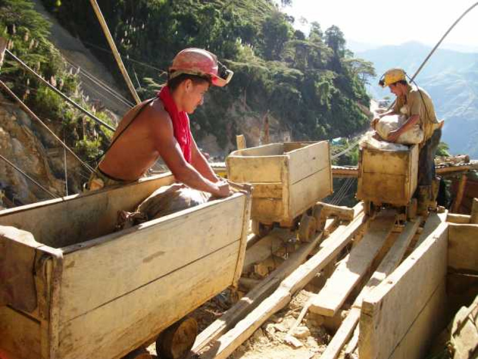 Marmato es el municipio minero de Caldas. Aproximadamente cuenta con 535 minas en producción, 97 plantas de beneficio y 6 mil trabajadores provenientes de 17 departamentos, según el Censo minero del 2012. Marmato es el municipio minero de Caldas. Aproximadamente cuenta con 535 minas en producción, 97 plantas de beneficio y 6 mil trabajadores provenientes de 17 departamentos, según el Censo minero del 2012.