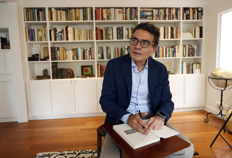 Alejandro Gaviria Uribe, exministro de Educación Nacional, lanzó recientemente su libro La explosión controlada. Alejandro Gaviria Uribe, exministro de Educación Nacional, lanzó recientemente su libro La explosión controlada.