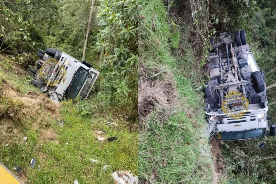 Furgón se salió de la vía y rodó 20 metros en la vía Manizales-Bogotá Furgón se salió de la vía y rodó 20 metros en la vía Manizales-Bogotá