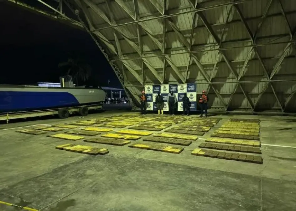 La Armada incauta una tonelada de cocaína en el Pacífico La Armada incauta una tonelada de cocaína en el Pacífico