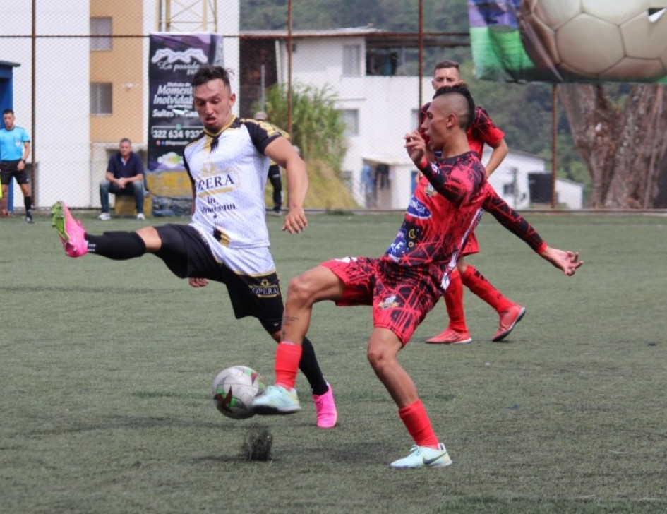 La Copa Ciudad de Villamaría llegará hoy a su quinta fecha de la segunda fase con cuatro invictos, tres positivos y uno negativo. La Copa Ciudad de Villamaría llegará hoy a su quinta fecha de la segunda fase con cuatro invictos, tres positivos y uno negativo.