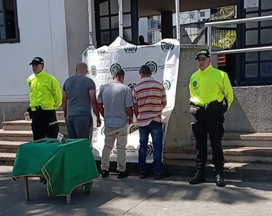 Detenidos por robar $87 millones en joyas en Salamina Detenidos por robar $87 millones en joyas en Salamina