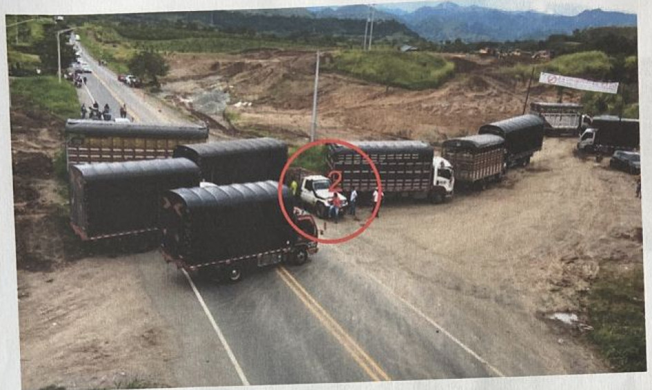 El carro de alias el Tío, señalado por los afectados como uno usado en el bloqueo. El carro de alias el Tío, señalado por los afectados como uno usado en el bloqueo.