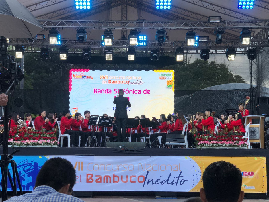 La presentación de la banda de la Institución Educativa Neira. Ganaron el ollero de plata como la segunda mejor banda juvenil detrás de la Institución San Jorge de Inglaterra de Bogotá.