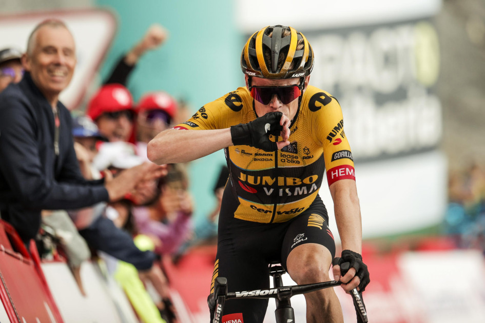El danés Jonas Vingegaard, de Jumbo-Visma, entra ganador de 13ª etapa de la Vuelta Ciclista a España entre Formigal y el Col du Tourmalet, de 134,7 km, este viernes. El danés Jonas Vingegaard, de Jumbo-Visma, entra ganador de 13ª etapa de la Vuelta Ciclista a España entre Formigal y el Col du Tourmalet, de 134,7 km, este viernes.