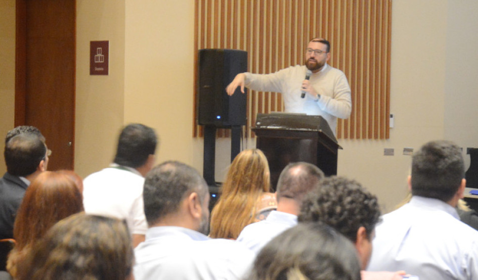 Daniel Eduardo García Suárez habló de los Impacto de la Ciencia y la Investigación en la Sociedad: Elementos para el Caso Colombiano. Lo hizo en la apertura de la IV Semana Ciencia, Tecnología e Innovación - Caldas 2023; en el Centro Cultural Universitario Rogelio Salmona.