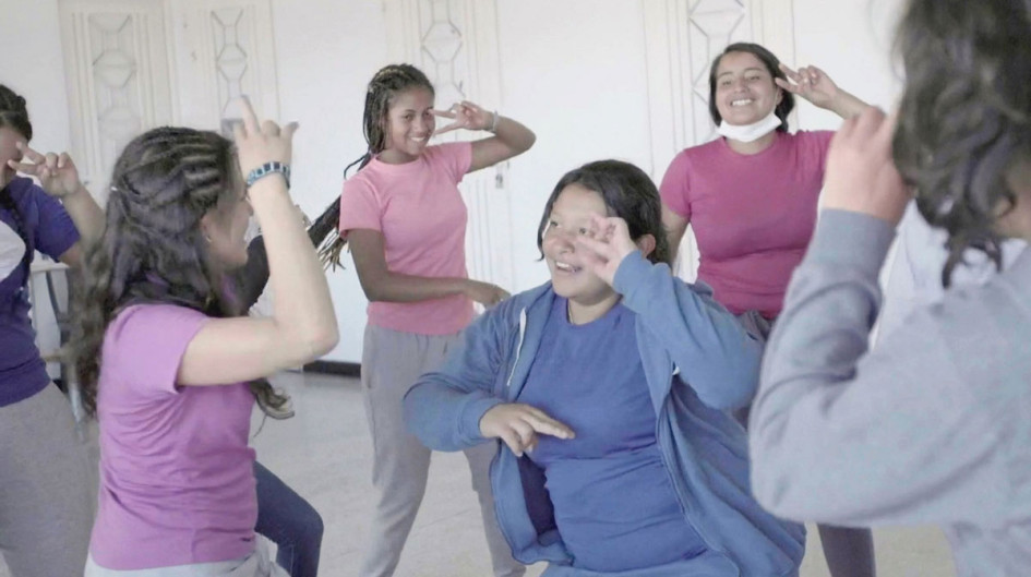 Algunas de las jóvenes del internado en el que se basó la película Alis. Algunas de las jóvenes del internado en el que se basó la película Alis.