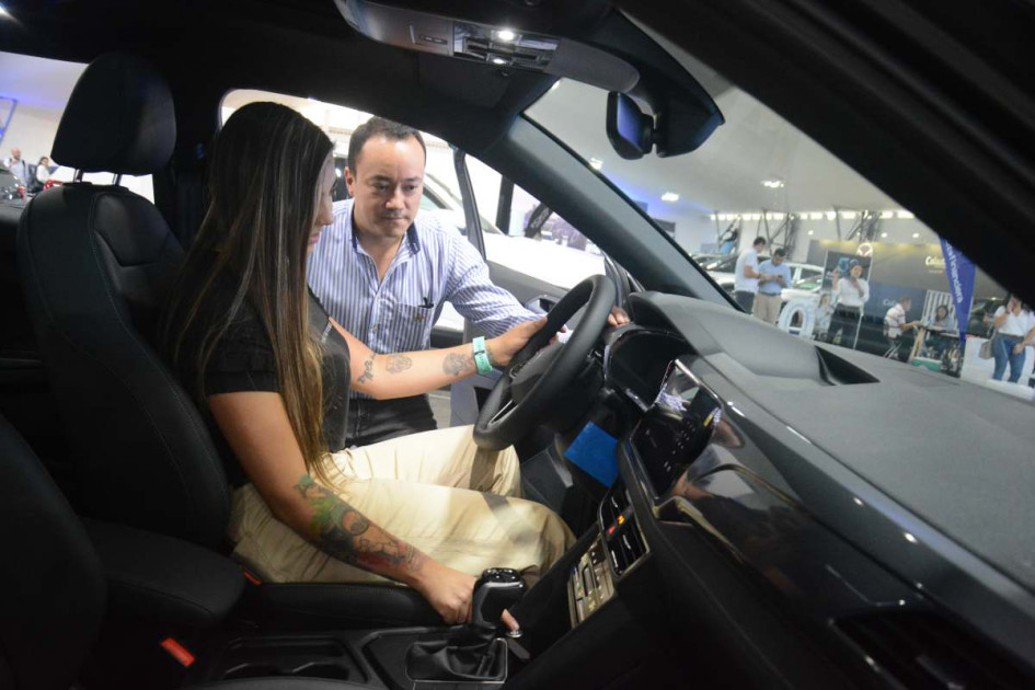En la Autoferia hay 14 concesionarios que estarán exponiendo vehículos hasta el domingo 17 de septiembre. En la Autoferia hay 14 concesionarios que estarán exponiendo vehículos hasta el domingo 17 de septiembre.