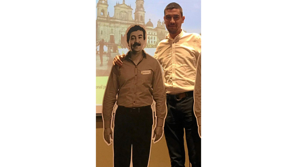 Bernardo Jaramillo Zapata, hijo del asesinado expresidente manizaleño de la Unión Patriótica, Bernardo Jaramillo Ossa, denunció amenazas contra su vida. Bernardo Jaramillo Zapata, hijo del asesinado expresidente manizaleño de la Unión Patriótica, Bernardo Jaramillo Ossa, denunció amenazas contra su vida.