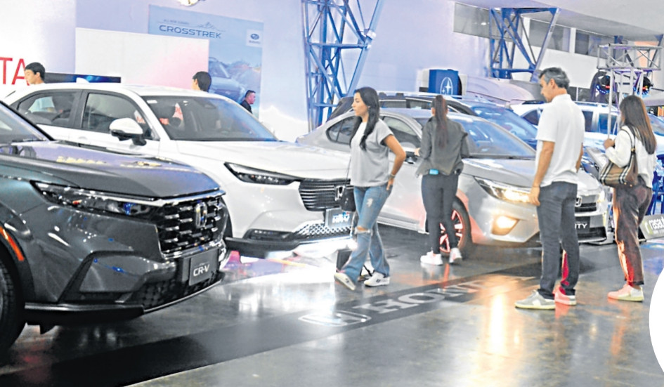 A la hora de escoger un carro es el cliente el que tiene la última opción. A la hora de escoger un carro es el cliente el que tiene la última opción.