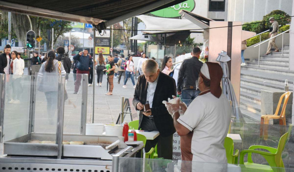 Terrazas comerciales Manizales En Manizales hay cerca 13 mil 440 establecimientos comerciales en Manizales al 31 de agosto del año 2023.