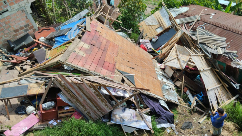 El evento ocurrió en la tarde de este sábado. La vivienda estaba construida en esterilla y guadua. Una menor resultó herida y tres familias fueron damnificadas. El evento ocurrió en la tarde de este sábado. La vivienda estaba construida en esterilla y guadua. Una menor resultó herida y tres familias fueron damnificadas.