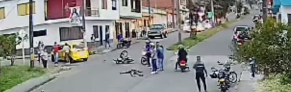 Una cámara de seguridad captó los momentos del accidente. Esta foto corresponde a los segundos posteriores al choque. Una cámara de seguridad captó los momentos del accidente. Esta foto corresponde a los segundos posteriores al choque.