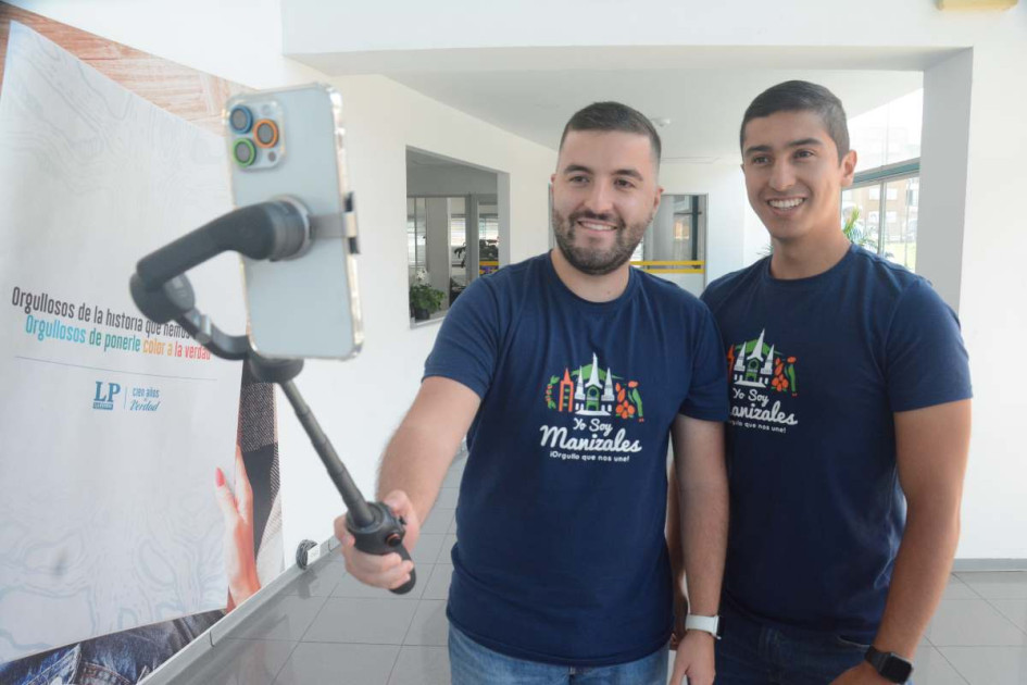 Fotos | Freddy Arango | LA PATRIA Daniel Hoyos y Luis Garzón crearon la empresa Yo Soy Manizales y también son amigos desde niños. Fotos | Freddy Arango | LA PATRIA Daniel Hoyos y Luis Garzón crearon la empresa Yo Soy Manizales y también son amigos desde niños.