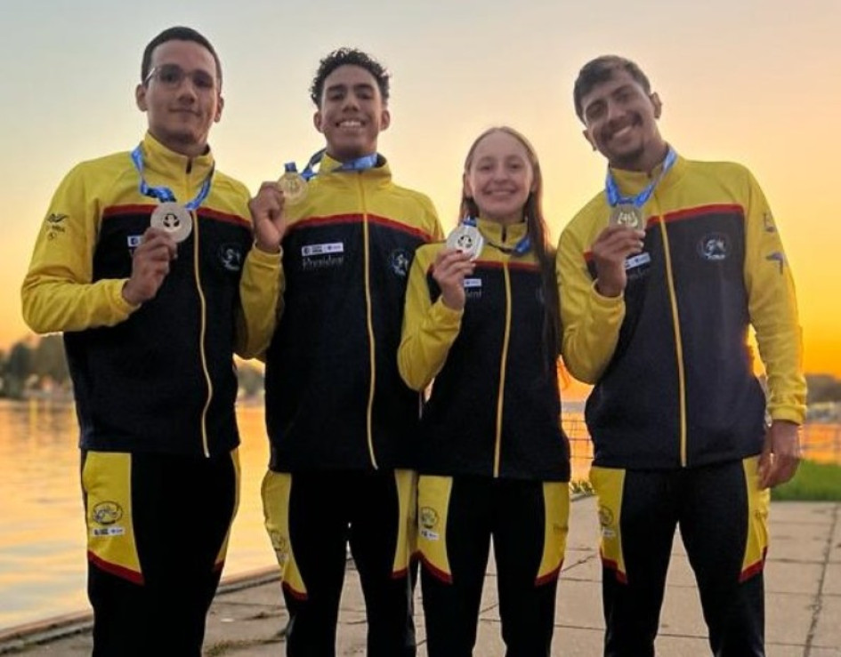 La delegación de Caldas que estuvo con Colombia en el Mundial de Aguas Abiertas en Belgrado (Serbia). Ganaron una medalla de plata y ocuparon dos cuartas posiciones. La delegación de Caldas que estuvo con Colombia en el Mundial de Aguas Abiertas en Belgrado (Serbia). Ganaron una medalla de plata y ocuparon dos cuartas posiciones.