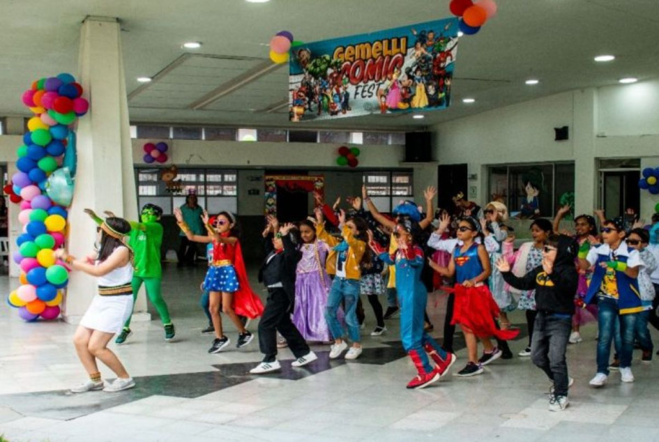 Los estudiantes de primaria se robaron el show con sus presentaciones. Los estudiantes de primaria se robaron el show con sus presentaciones.