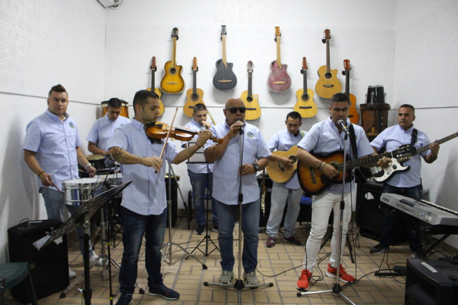 Reclusos y dragoneantes conforman la orquesta Fusión Latina.