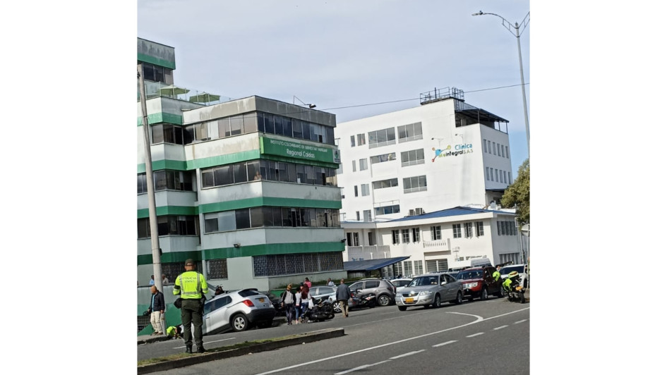 El accidente ocurrió frente a la sede de Bienestar Familiar. Búsqueda y Rescate atendió al lesionado y lo trasladó a un centro asistencial. El accidente ocurrió frente a la sede de Bienestar Familiar. Búsqueda y Rescate atendió al lesionado y lo trasladó a un centro asistencial.