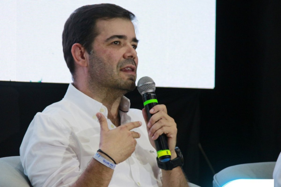 Alejandro Estrada Carmona. Alejandro Estrada Carmona.
